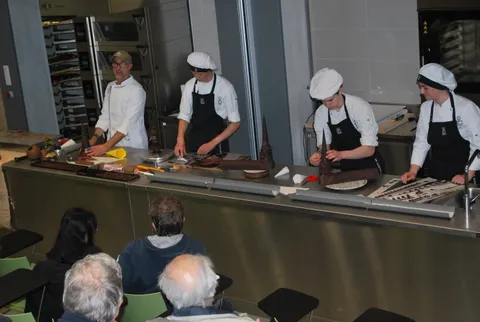 Demonstratie in de bakkerijschool van Ter Groene Poorte